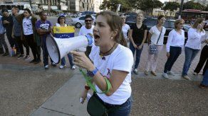 Chavismo aumenta la presión judicial sobre opositores radicales en Venezuela