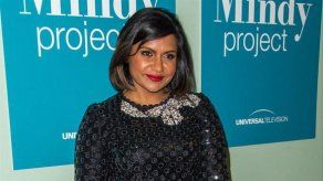 Mindy Kaling se entretiene contando enemigos