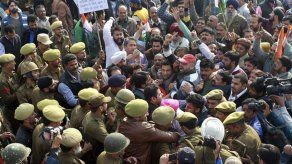 Manifestaciones en India contra la desmonetización