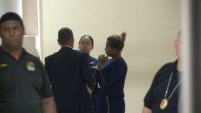 Mujer que lanzó arma desde el Puente de Las Américas fue condenada a 4 años y 2 meses