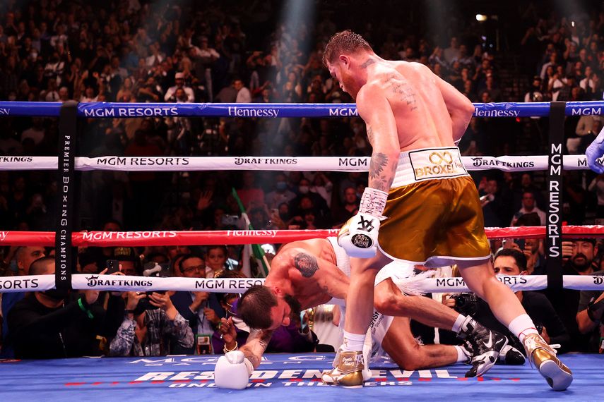 Canelo Álvarez primer campeón del peso supermediano