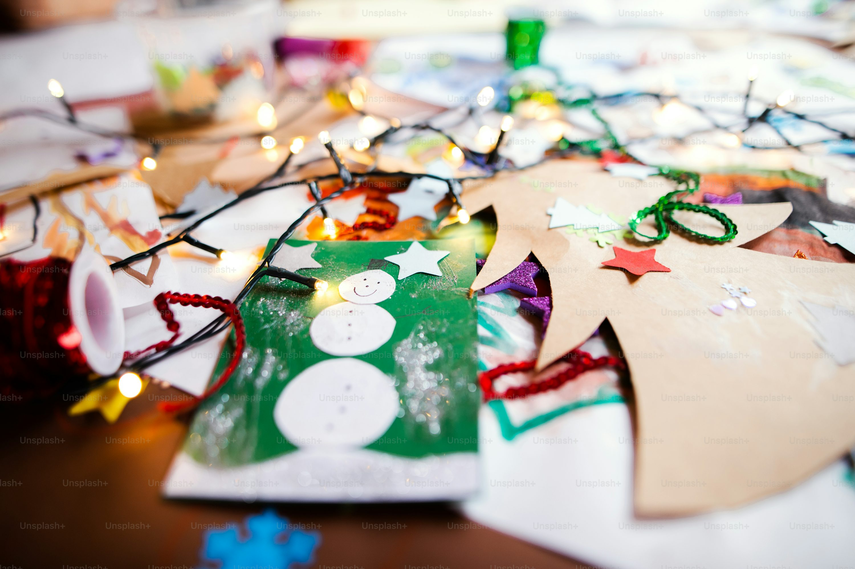 Disfruta de la magia de la navidad creando la manualidades únicas para el recuerdo de tu familia en el hogar.&nbsp;