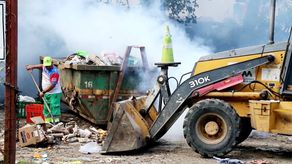 El programa Limpiando el Barrio tiene como objetivo garantizar la recolección de basura y limpieza en los puntos más críticos.