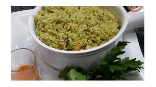 Arroz verde con coco y mariscos