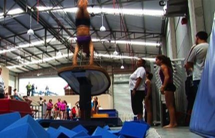 Entrenador John Geddert realiza clínica de gimnasia en Panamá