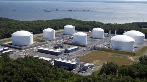 Debate sobre exportaciones de gas natural licuado
