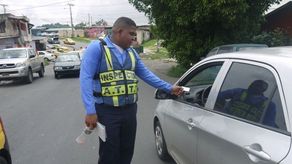 ATTT advierte multa de B/. 50 por conducir sin portar licencia