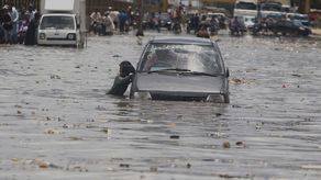 Especialmente afectada fue la volátil provincia suroccidental de Baluchistán, donde 99 personas murieron en incidentes relacionados con las lluvias.