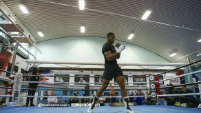 Mexicano Ruiz reemplaza a Miller como rival de Joshua