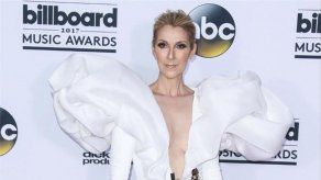 Céline Dion casi llora al cantar My Heart Will Go On en los Billboard