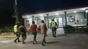 Un panameño es aprehendido en Darién por transportar a 4 migrantes cubanos Un panameño es aprehendido en Darién por transportar a 4 migrantes cubanos
