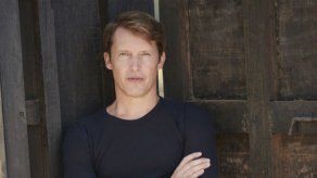 James Blunt conduce un tuktuk por las calles de Ibiza