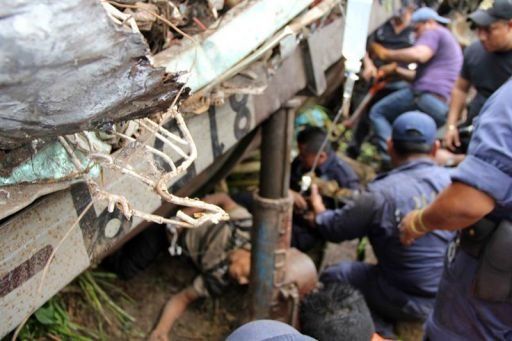 Asciende a 8 la cifra de muertos por descarrilamiento de tren en México