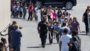 Escuela en San Bernardino regresa a clases tras tiroteo
