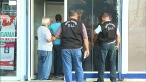 Vandalizan cajero automático de la Caja de Ahorros en Río Abajo Vandalizan cajero automático de la Caja de Ahorros en Río Abajo