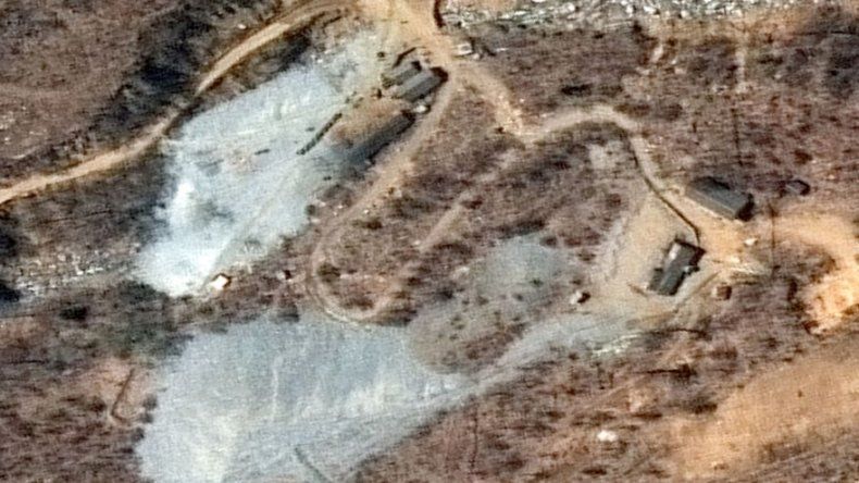 Reporteros llegan a Norcorea para cierre de sitio nuclear
