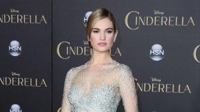 Lily James lució unos zapatos más caros que su apartamento