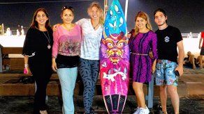 La presentación de la obra de Nasty se dio a través de una producción audiovisual en la que la artista está en Tel Aviv, Israel, pero viajó con la imaginación, invitada por un Diablico Sucio, a un lugar de hermosas selvas, playas y gente: Panamá.
