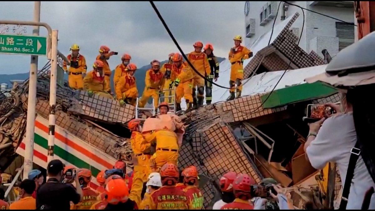 Fuerte terremoto causa un muerto y decenas de heridos en Taiwán