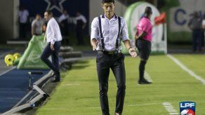 Juan Sergio Guzmán renuncia al Árabe Unido tras perder la final