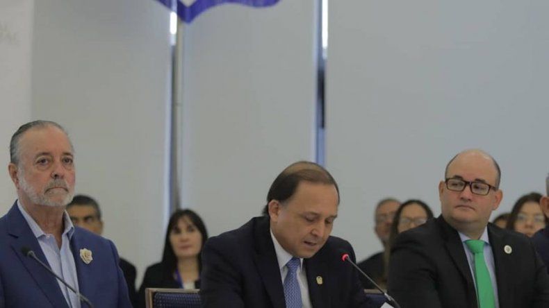 Gómez, Ameglio y Lombana completan oferta electoral para el cargo de Presidente