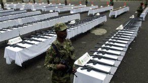 Decomisan 607 fusiles chinos para narcos colombianos