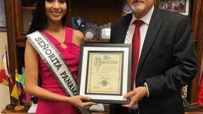 Rosa Iveth Montezuma recibe reconocimiento especial en Florida