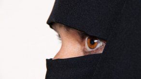 Acusan al grupo musical femenino surcoreano 2NE1 de insultar al Islam