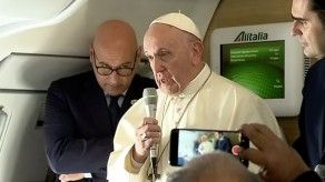 Bendición del papa Francisco desde el avión tras su arribo a Panamá Bendición del papa Francisco desde el avión tras su arribo a Panamá