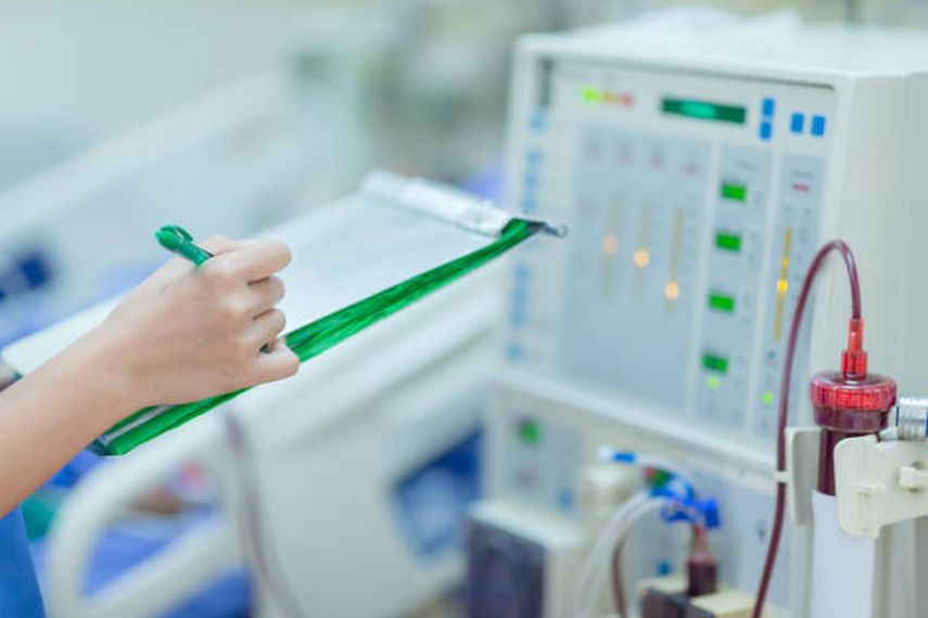 La ERC no tiene cura, pero su tratamiento busca controlar síntomas. La ERC no tiene cura, pero su tratamiento busca controlar síntomas.