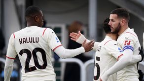 El Milan derrota al Venezia y le mete presión al Inter