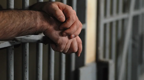 Detención provisional a funcionarios públicos por el delito contra la administración pública.