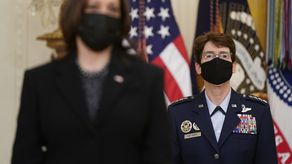 Jacqueline Van Ovost, general de la Fuerza Aérea de Estados Unidos.