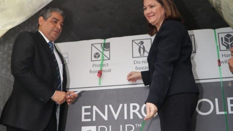 La ministra Turner confirmó que se pagó lote de vacunas de la pasada administración
