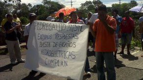Cierre de carretera Interamericana por moradores de Pedregalito