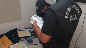 Los allanamientos se realizaron en San Francisco, Juan Díaz, Don Bosco, en el distrito de San Miguelito y la provincia de Colón. Los allanamientos se realizaron en San Francisco, Juan Díaz, Don Bosco, en el distrito de San Miguelito y la provincia de Colón.