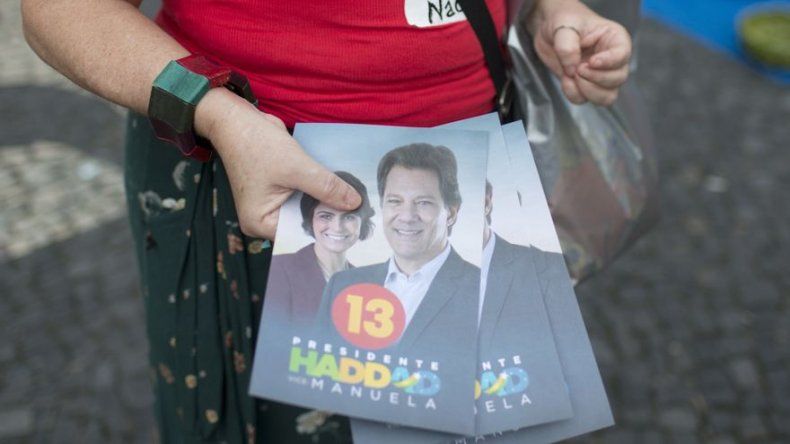 Piden pesquisa a hijo de Bolsonaro por palabras contra Corte