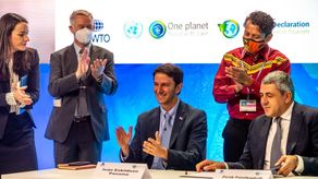 En el centro, Iván Eskildsen, administrador de la Autoridad de Turismo de Panamá.