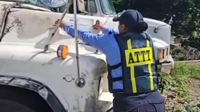 ATTT remueve vehículos chatarra. ATTT remueve vehículos chatarra.