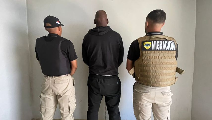 Migración detiene a un sujeto con alerta roja de Interpol