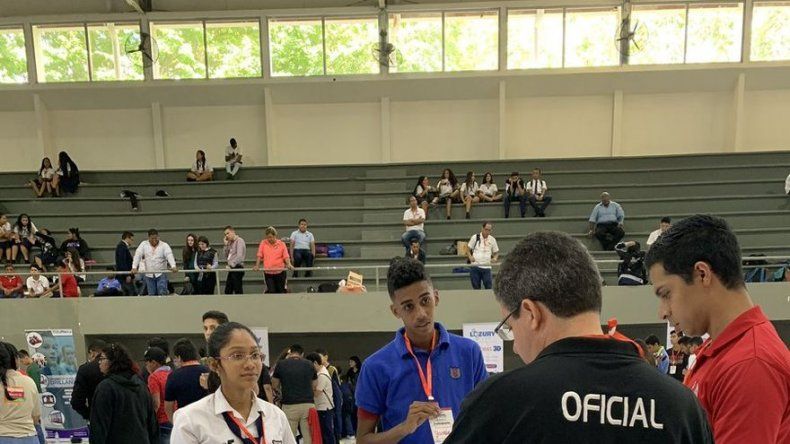 Estudiantes participan del torneo clasificatorio para concursar en RCJ Australia 2019