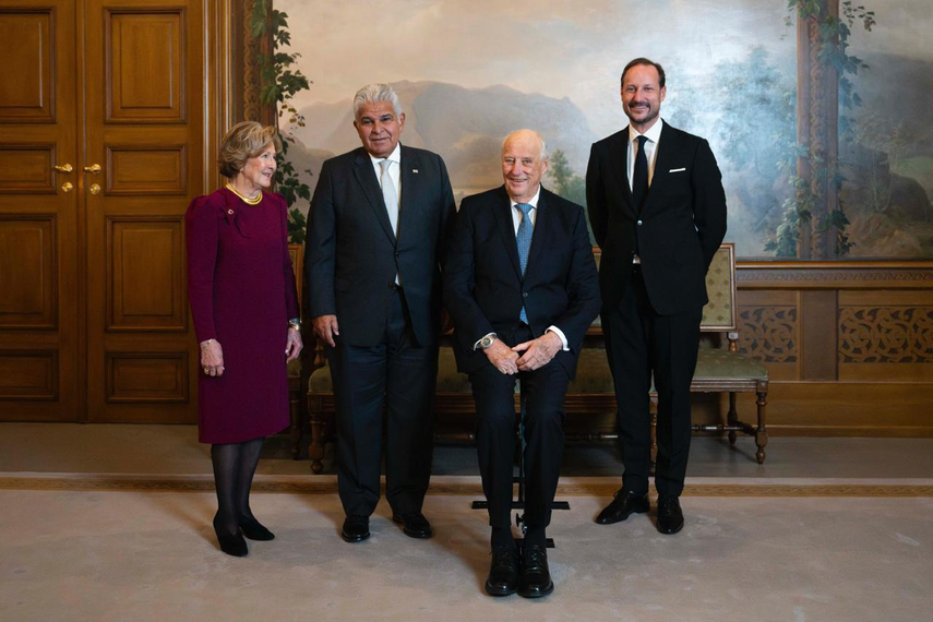 Presidente Mulino se reúne con el rey Harald V durante ceremonia&nbsp;