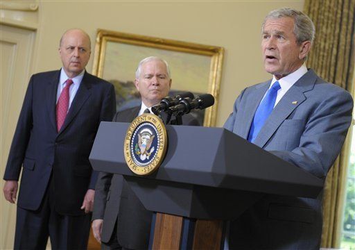 EU: Acusan a ex secretario de manejar mal material secreto