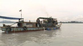 Jugarse la vida por el estaño para los teléfonos inteligentes