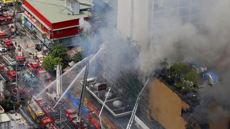 Al menos 4 muertos en incendio en un hotel de Filipinas