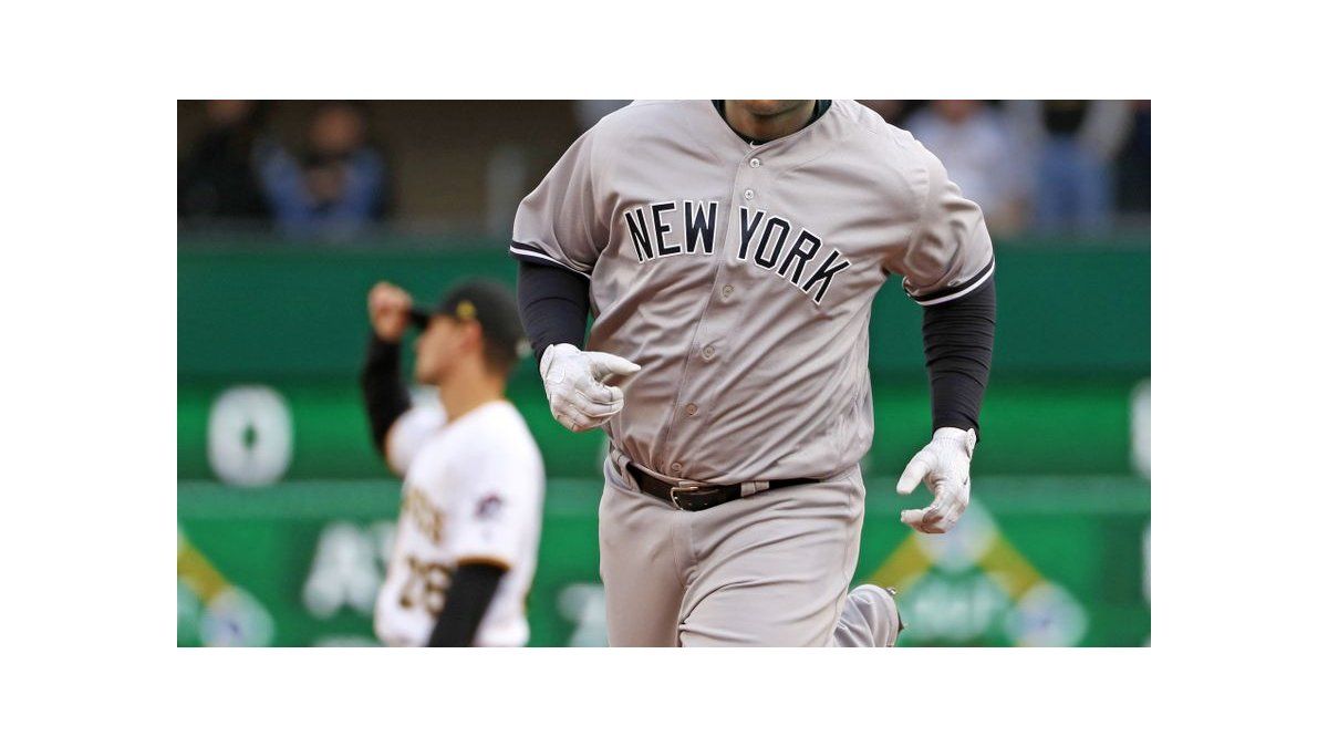 Yanquis doblegan a Piratas con jonrones de Carter y Castro