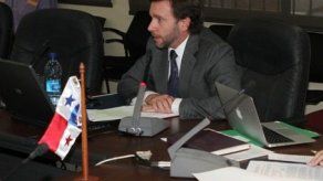 Canciller panameño insta a Parlatino participe como foro en crisis venezolana