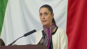 México asume primera mujer elegida jefa de gobierno