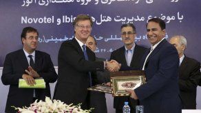 Irán firma convenio con cadena hotelera francesa Novotel
