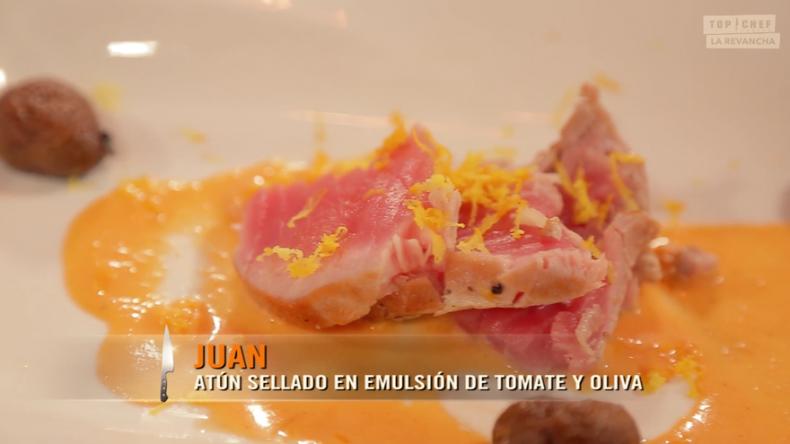 Atún sellado en emulsión de tomate y oliva